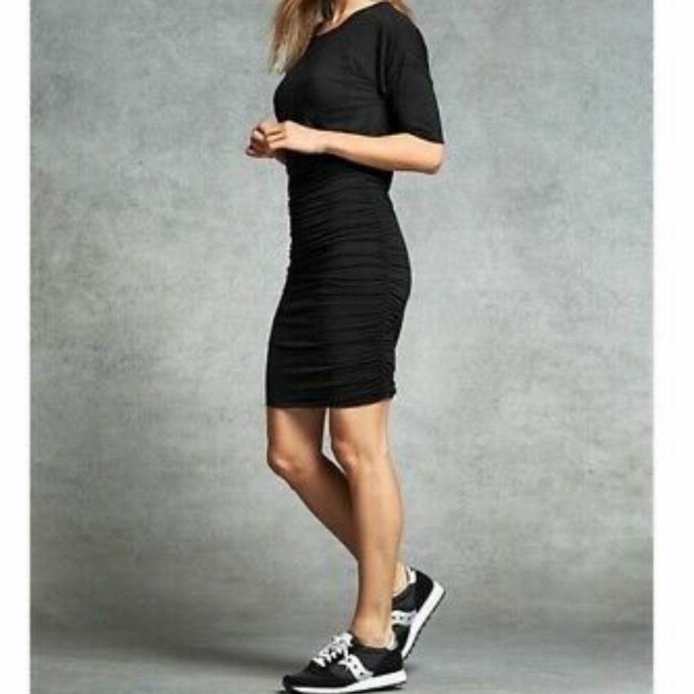 Side ruched bodycon dress